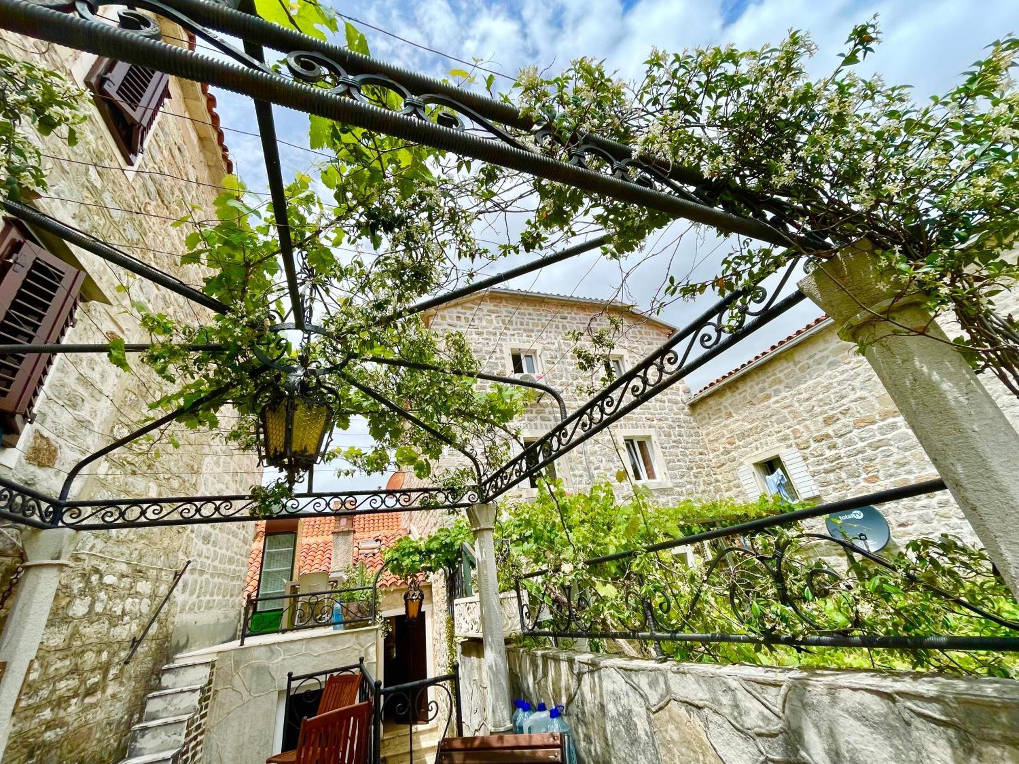 Apartmán Old Town House With Private Garden Budva Exteriér fotografie